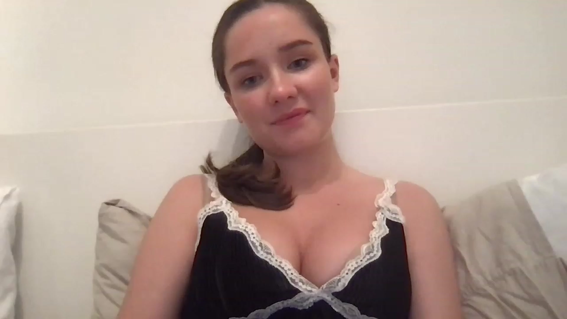 Gallery image thumbnail from AlinaRoss's myfreecams stream on, 01/05/2023, 01:56 image 6 of 20