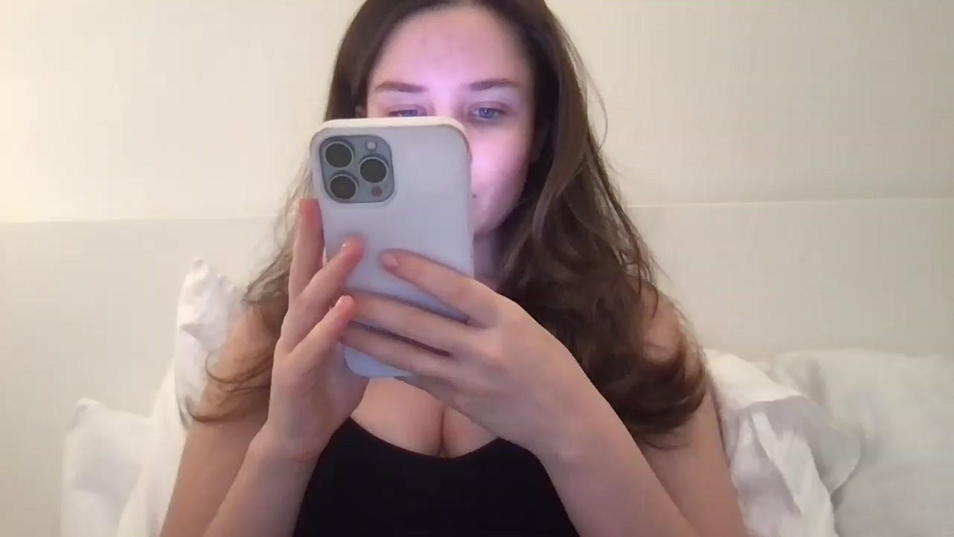 Gallery image thumbnail from AlinaRoss's myfreecams stream on, 01/28/2023, 23:16 image 6 of 20