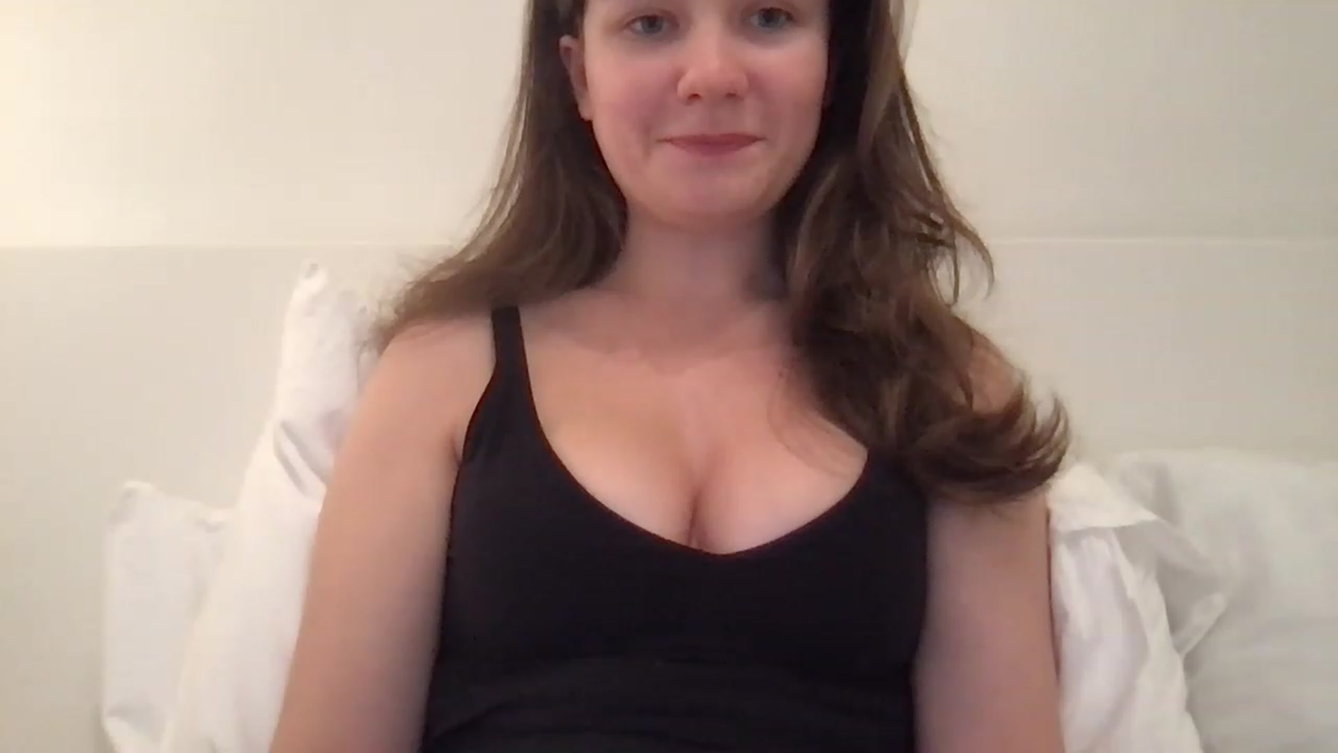 Gallery image thumbnail from AlinaRoss's myfreecams stream on, 01/28/2023, 23:16 image 3 of 20