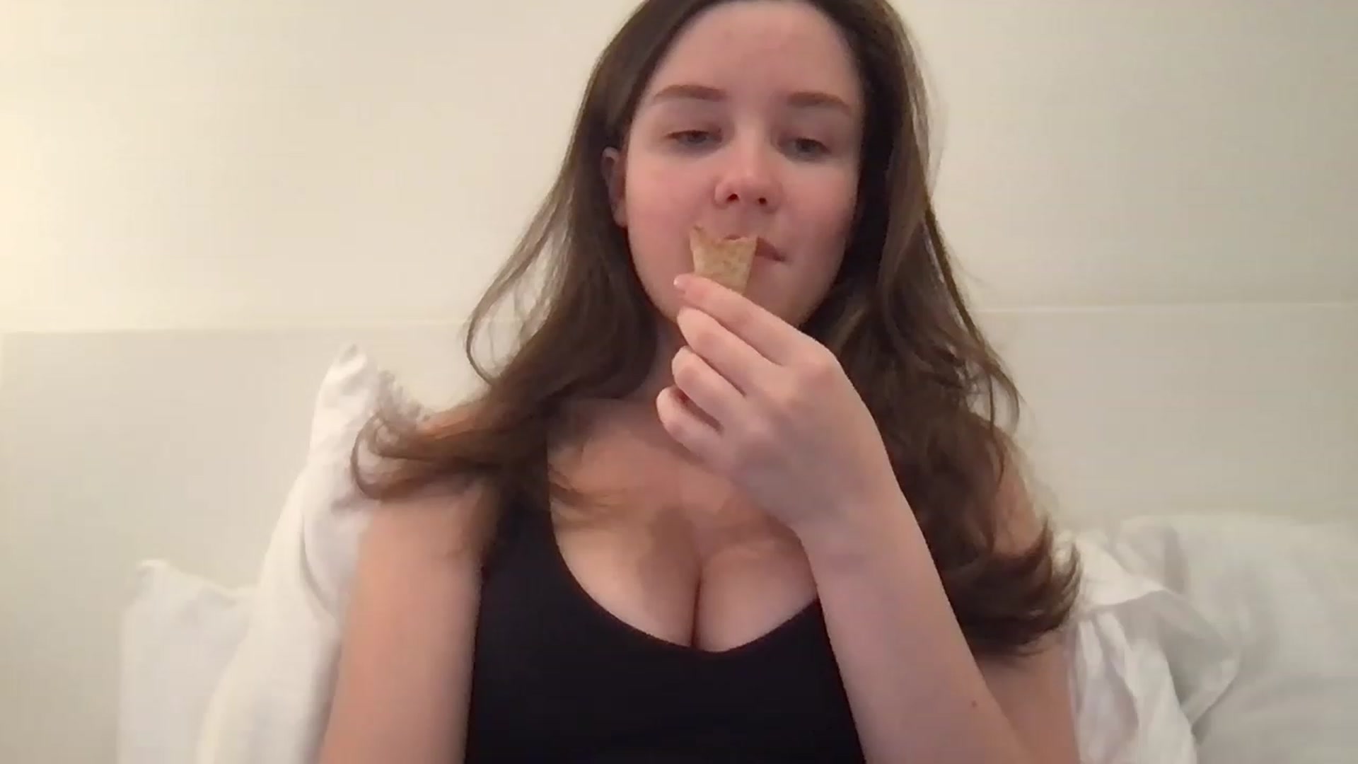 Gallery image thumbnail from AlinaRoss's myfreecams stream on, 01/28/2023, 23:16 image 4 of 20