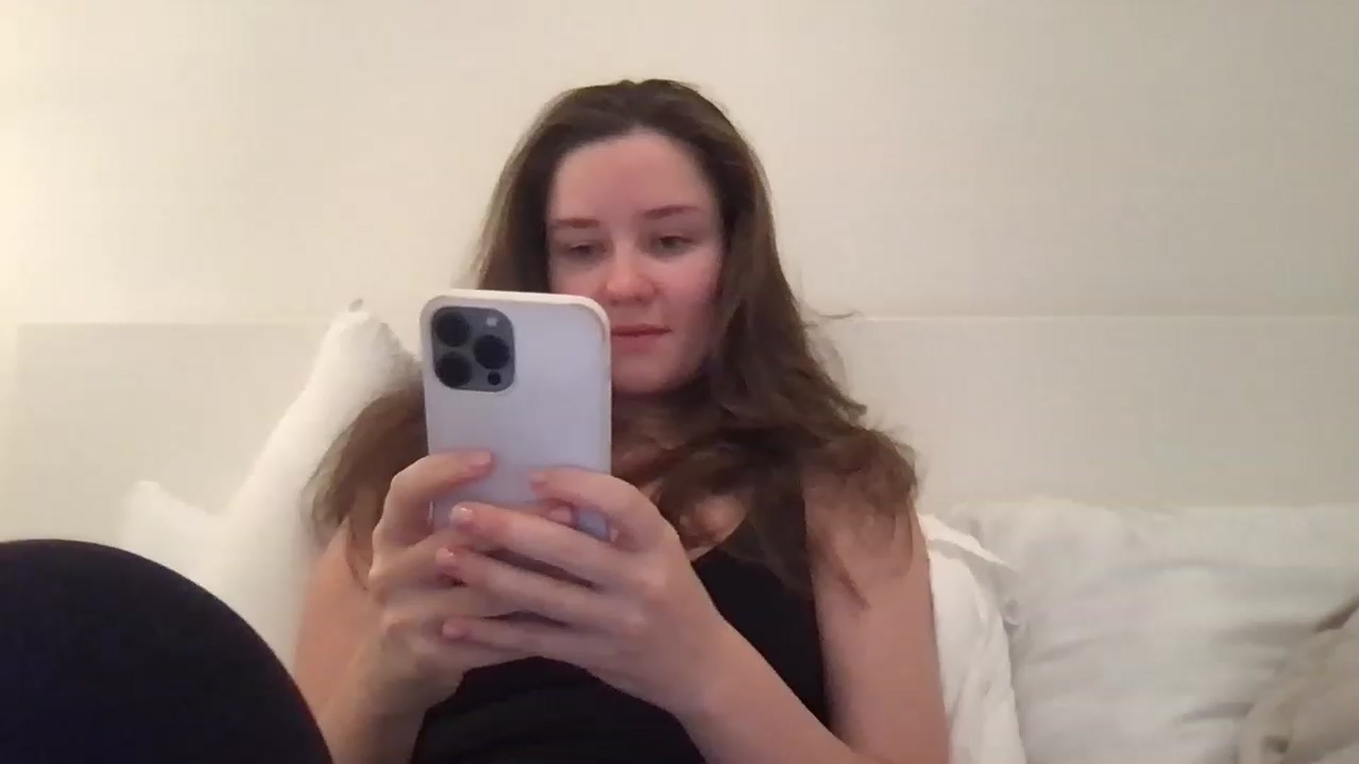 Gallery image thumbnail from AlinaRoss's myfreecams stream on, 01/28/2023, 23:16 image 15 of 20