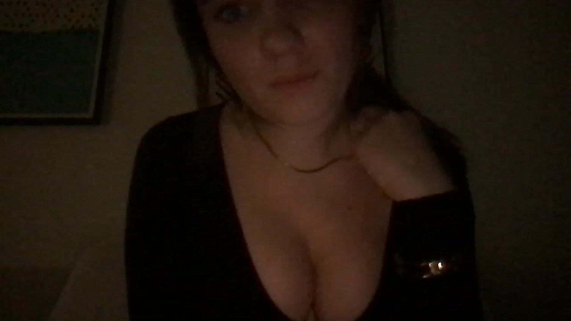 Gallery image thumbnail from AlinaRoss's myfreecams stream on, 01/31/2023, 06:37 image 16 of 20