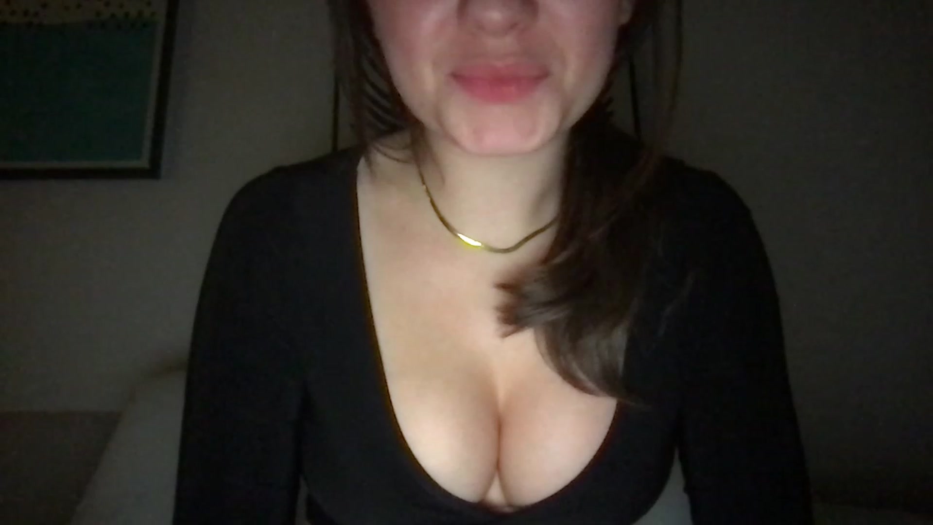 Gallery image thumbnail from AlinaRoss's myfreecams stream on, 01/31/2023, 06:37 image 10 of 20