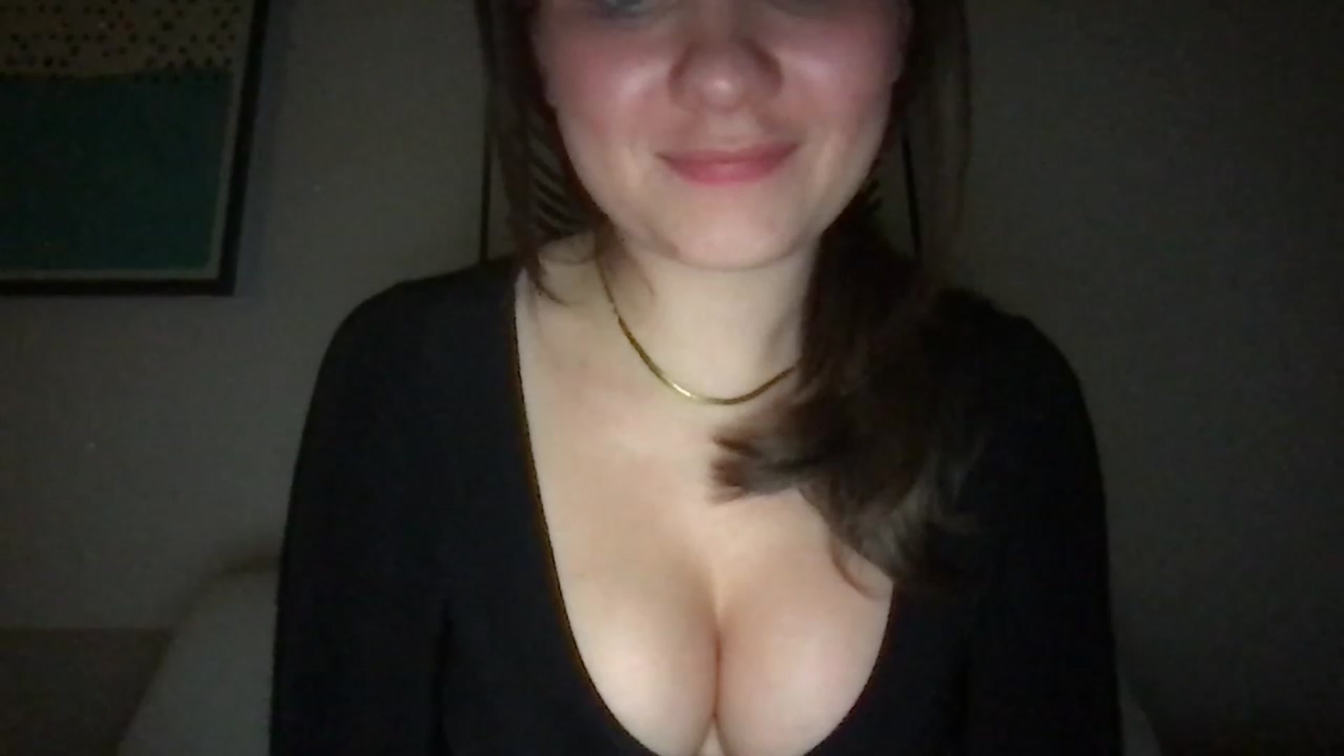 Gallery image thumbnail from AlinaRoss's myfreecams stream on, 01/31/2023, 06:37 image 12 of 20