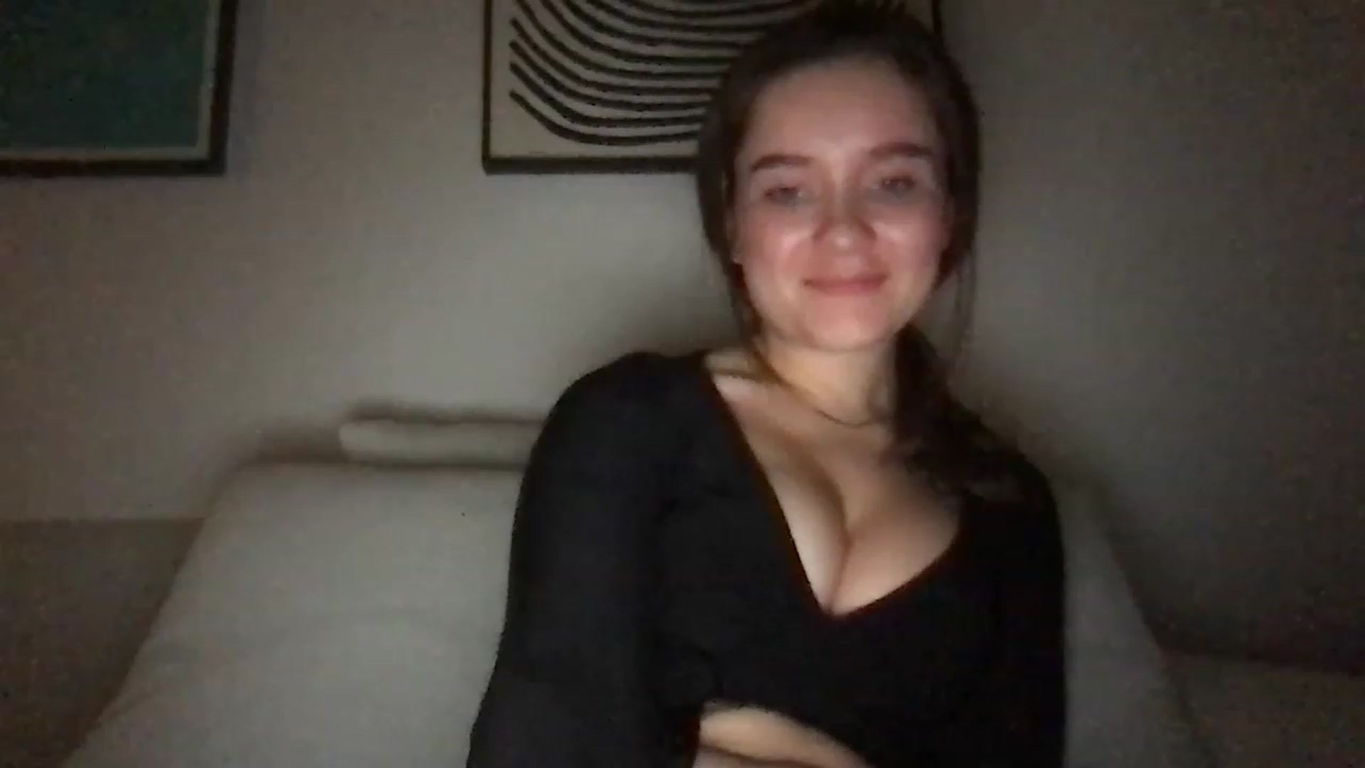 Gallery image thumbnail from AlinaRoss's myfreecams stream on, 01/31/2023, 06:37 image 5 of 20