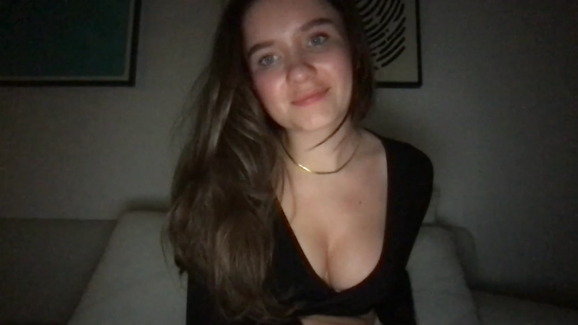 Gallery image thumbnail from AlinaRoss's myfreecams stream on, 01/31/2023, 08:18 image 7 of 20