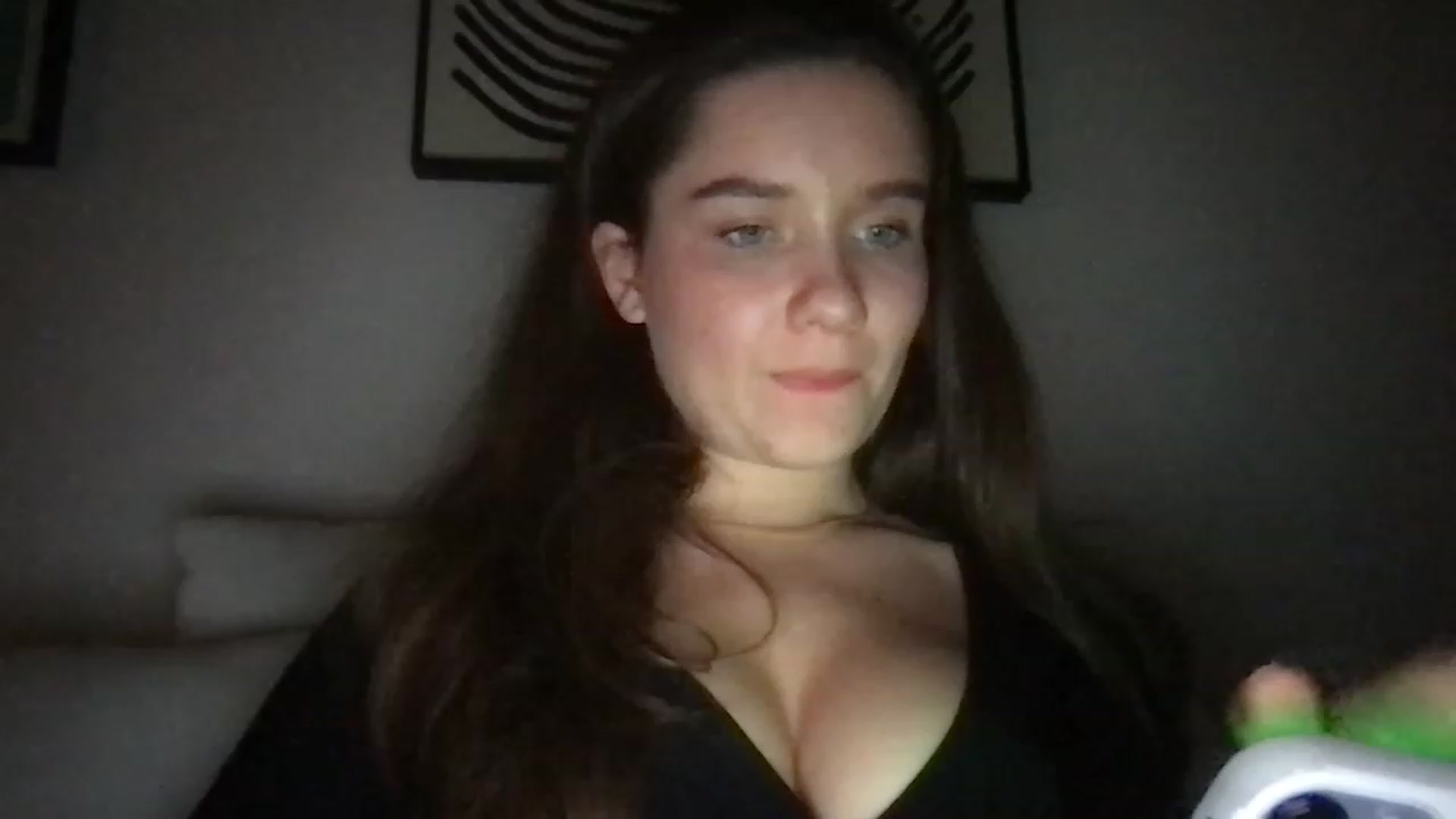 Gallery image thumbnail from AlinaRoss's myfreecams stream on, 01/31/2023, 08:18 image 2 of 20