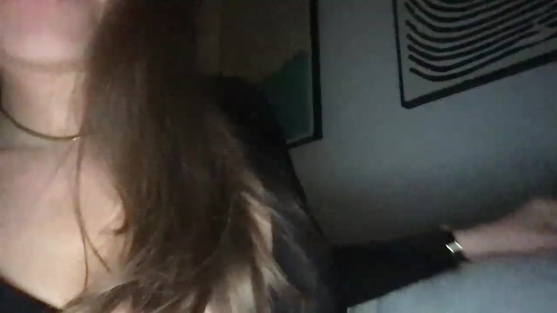 Gallery image thumbnail from AlinaRoss's myfreecams stream on, 01/31/2023, 08:18 image 16 of 20