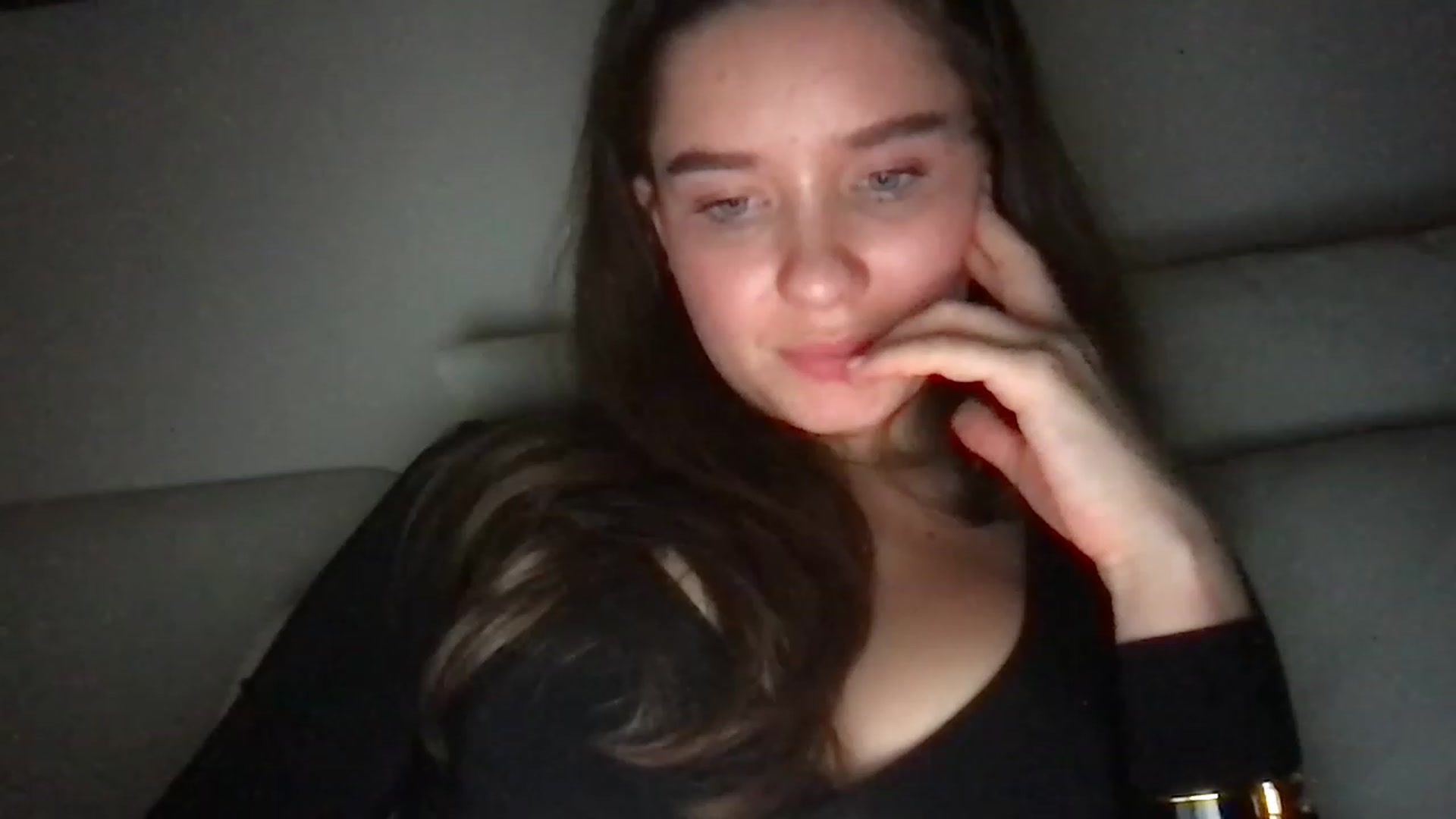 Gallery image thumbnail from AlinaRoss's myfreecams stream on, 01/31/2023, 08:18 image 13 of 20