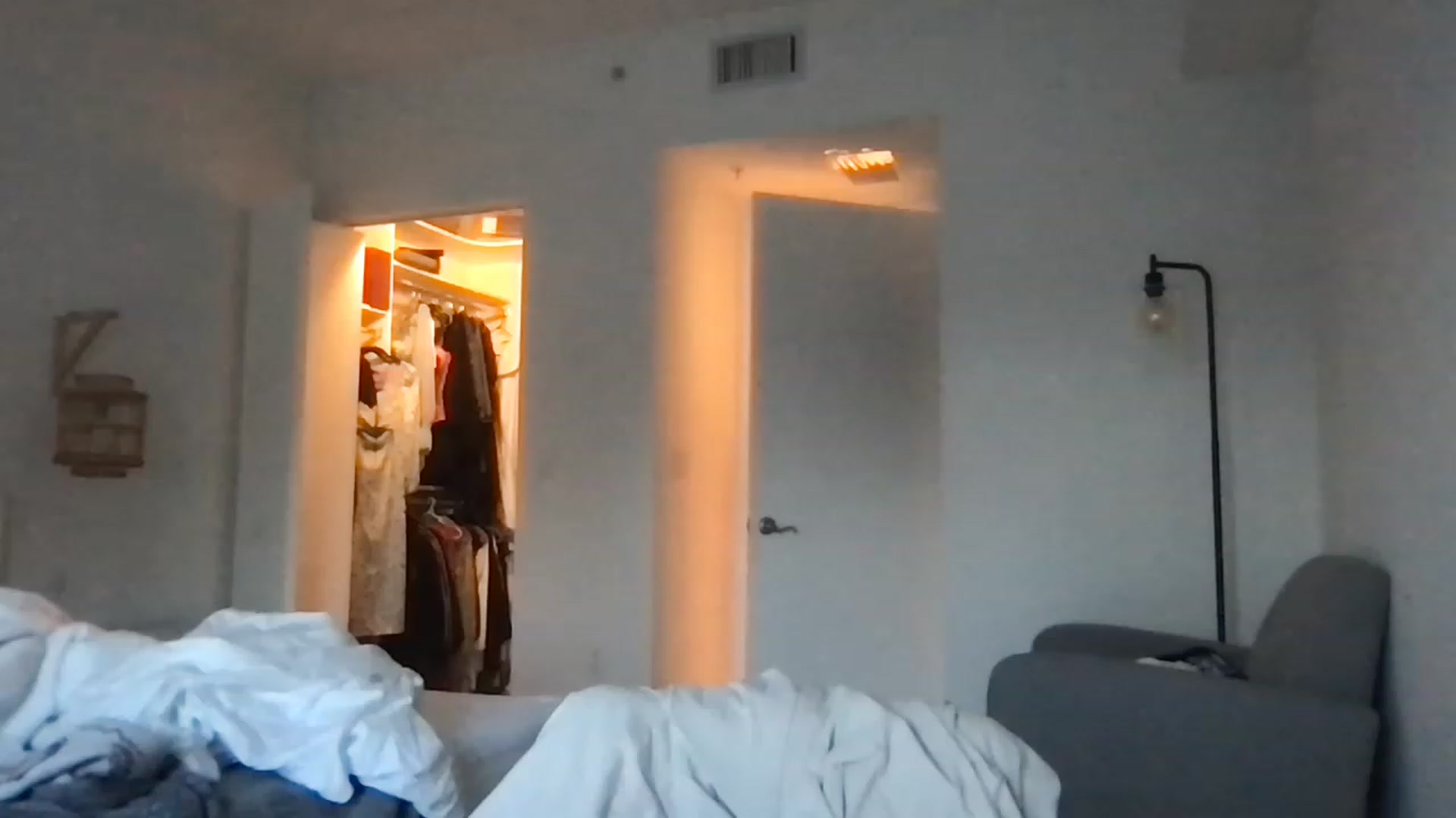 Gallery image thumbnail from AlinaRoss's myfreecams stream on, 02/10/2023, 23:04 image 18 of 20