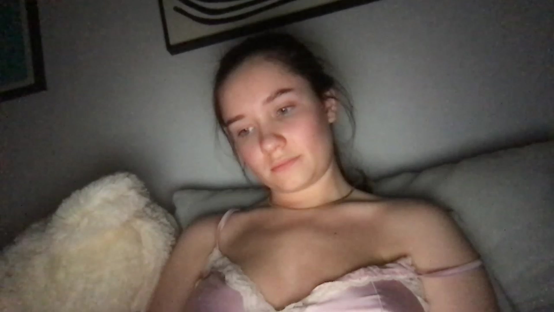Gallery image thumbnail from AlinaRoss's myfreecams stream on, 02/14/2023, 08:25 image 15 of 20