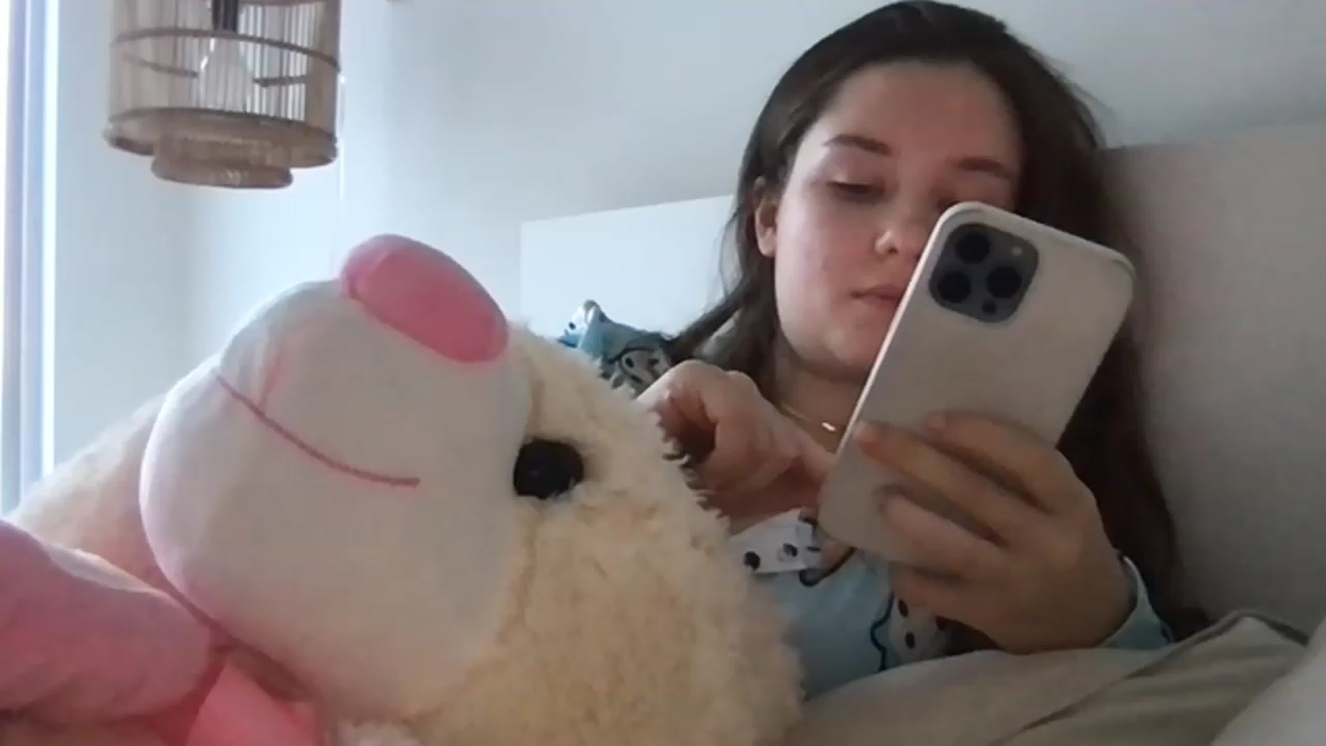 Gallery image thumbnail from AlinaRoss's myfreecams stream on, 02/17/2023, 22:48 image 17 of 20