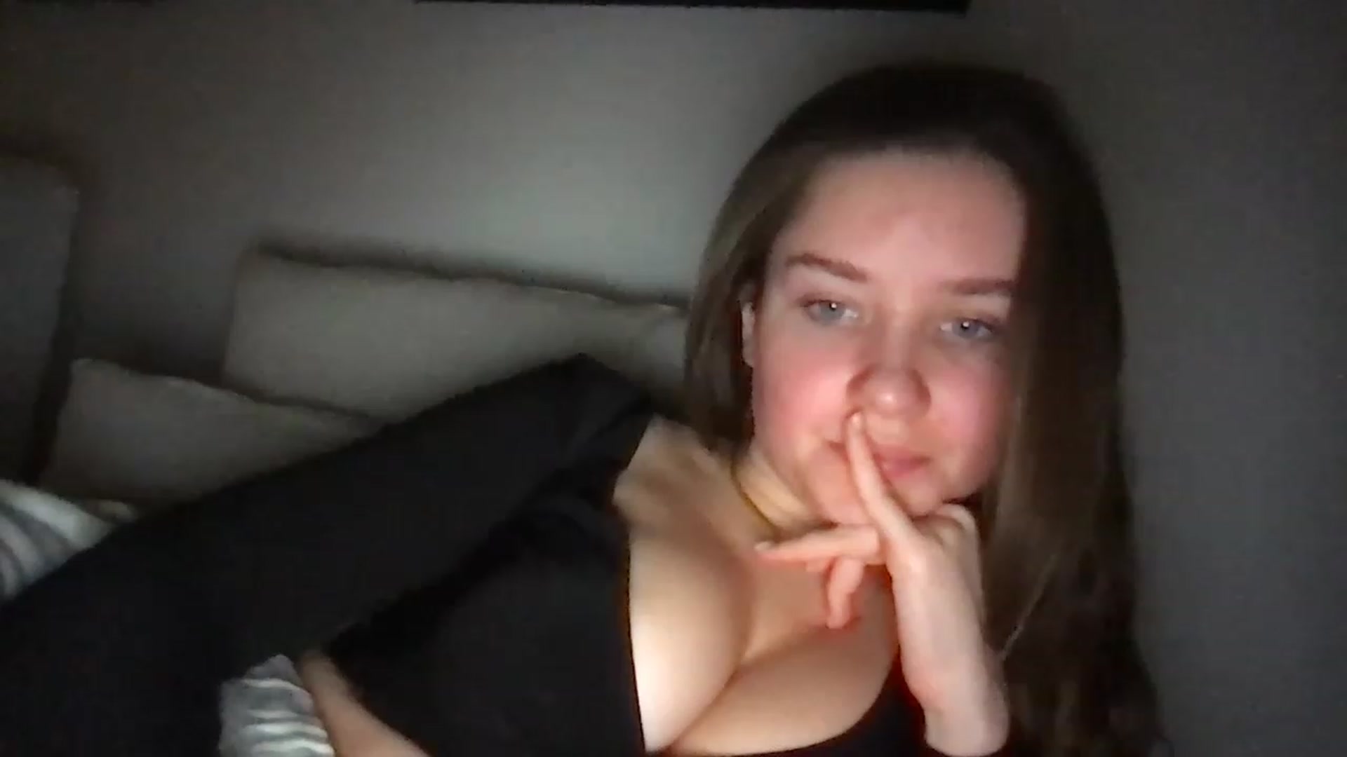 Gallery image thumbnail from AlinaRoss's myfreecams stream on, 02/18/2023, 03:28 image 8 of 20