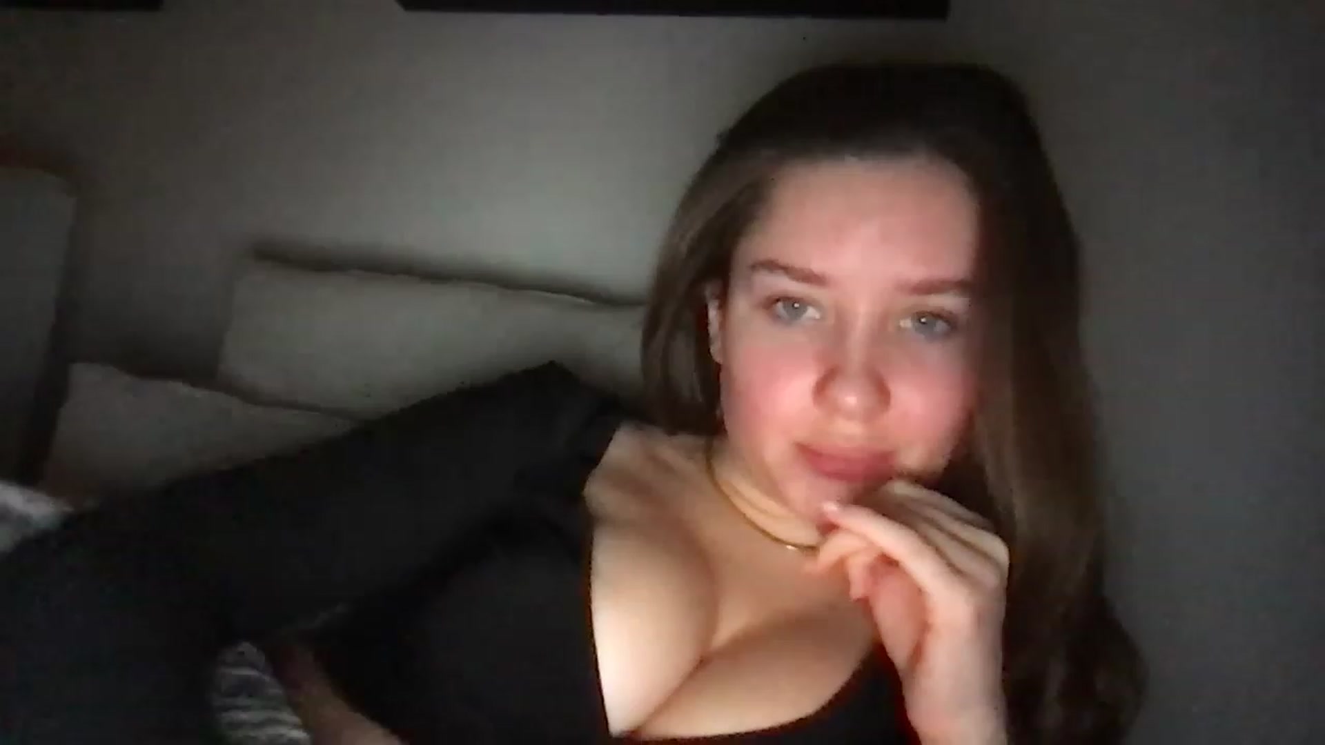 Gallery image thumbnail from AlinaRoss's myfreecams stream on, 02/18/2023, 03:28 image 7 of 20