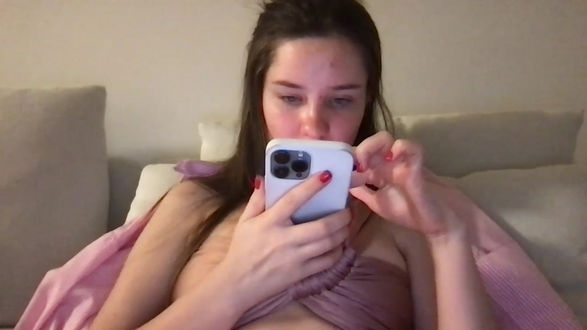 Gallery image thumbnail from AlinaRoss's myfreecams stream on, 03/01/2023, 07:55 image 13 of 20