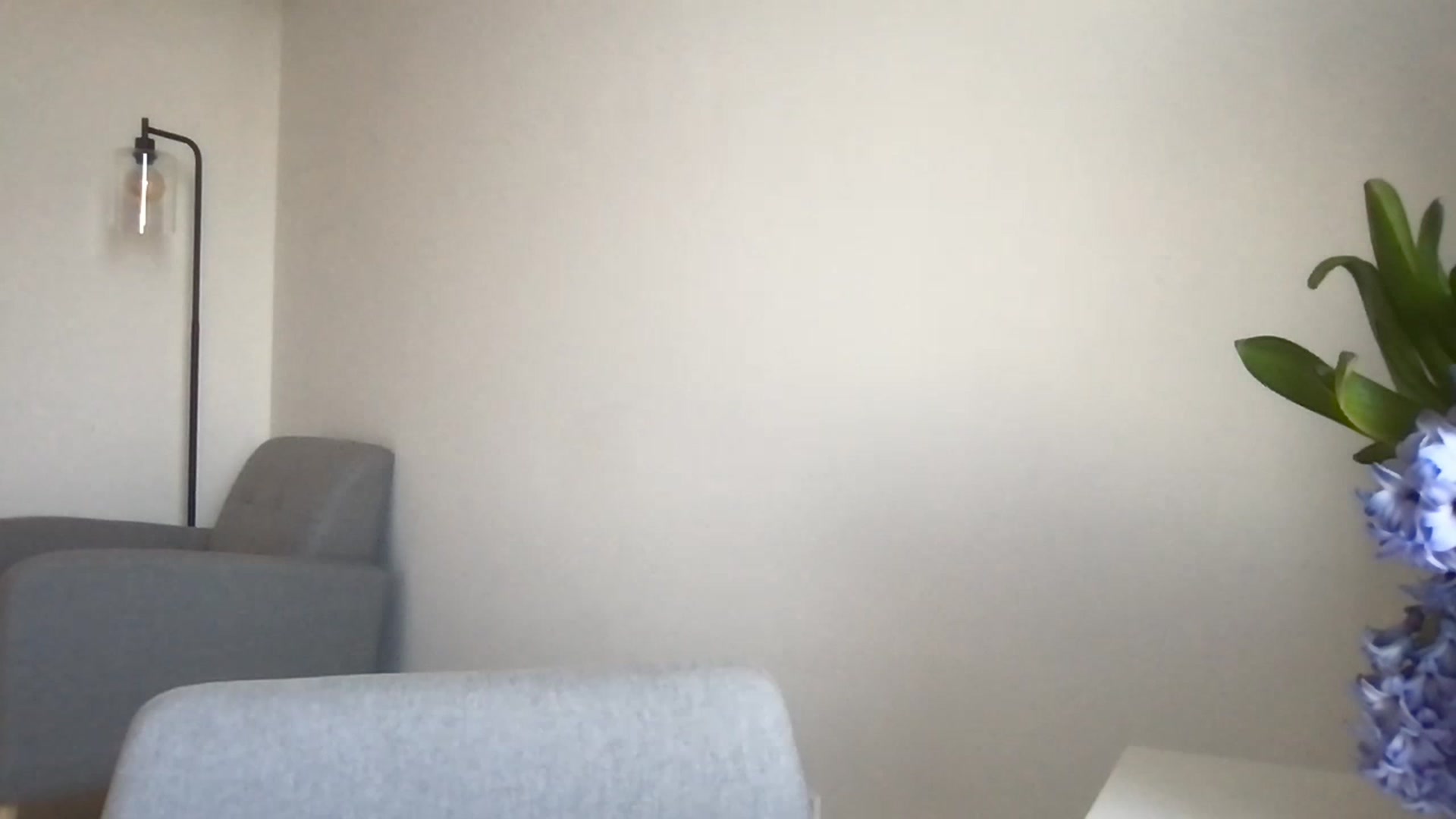 Gallery image thumbnail from AlinaRoss's myfreecams stream on, 03/04/2023, 24:22 image 6 of 20