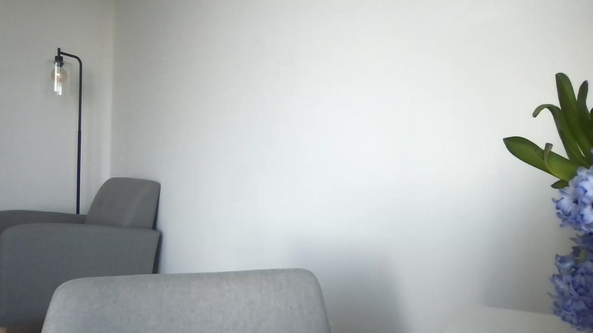 Gallery image thumbnail from AlinaRoss's myfreecams stream on, 03/04/2023, 24:22 image 3 of 20