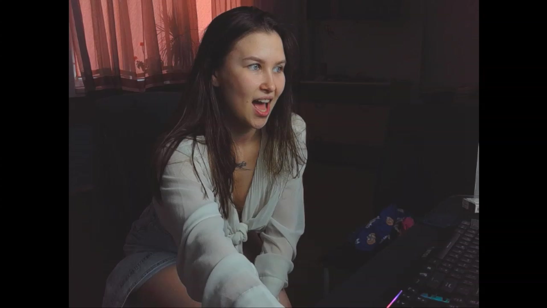 Gallery image thumbnail from Alina_Flores's myfreecams stream on, 07/16/2023, 12:17 image 14 of 20