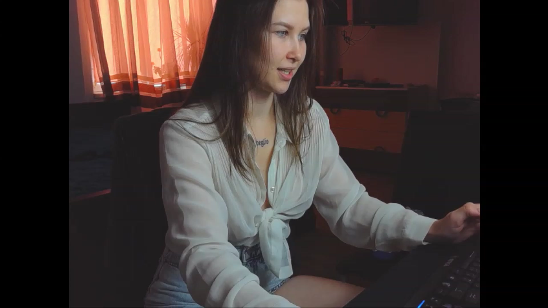Gallery image thumbnail from Alina_Flores's myfreecams stream on, 07/16/2023, 13:04 image 4 of 20
