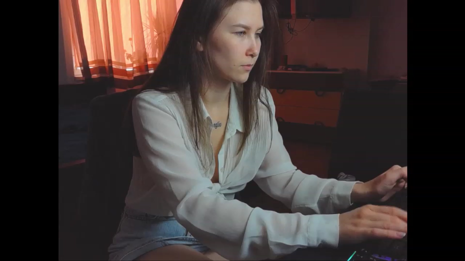 Gallery image thumbnail from Alina_Flores's myfreecams stream on, 07/16/2023, 13:04 image 7 of 20