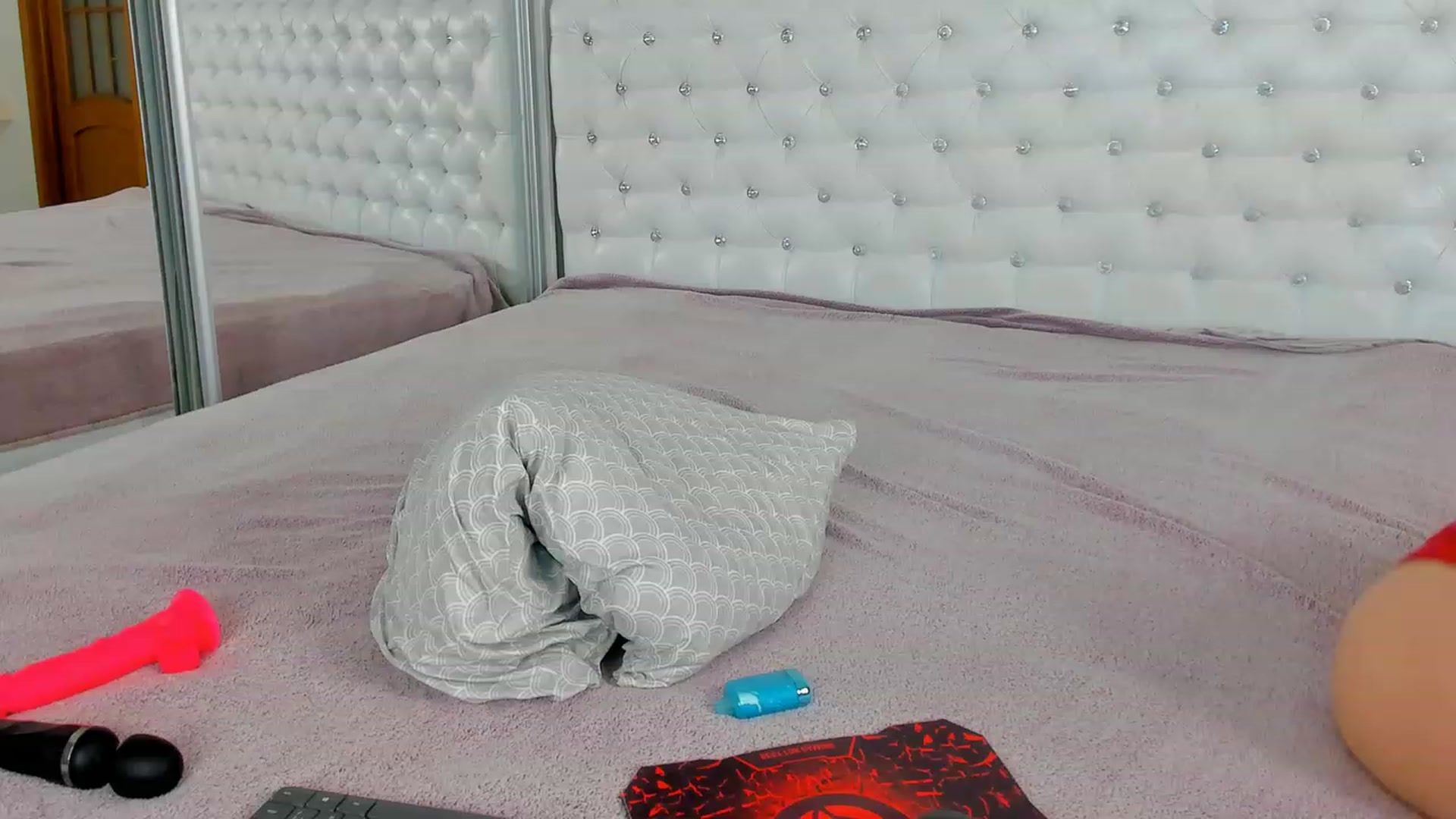 Gallery image thumbnail from Alina_Miss's myfreecams stream on, 12/19/2022, 02:26 image 8 of 20