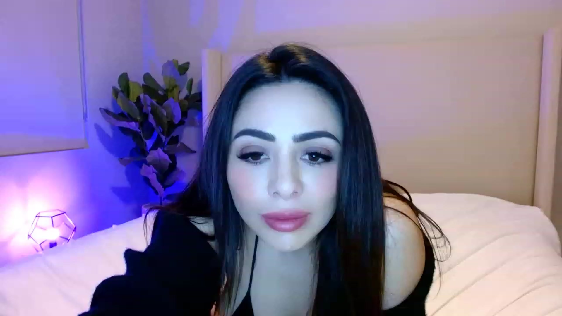 Gallery image thumbnail from Alinagreyy's myfreecams stream on, 02/14/2023, 08:09 image 19 of 20
