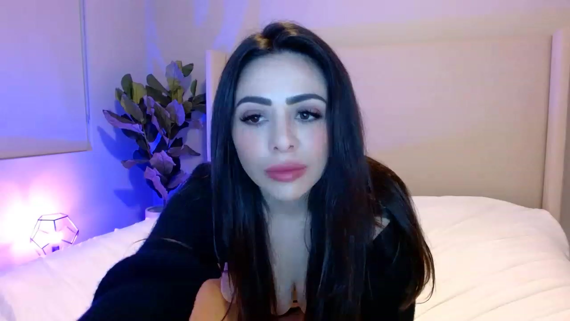 Gallery image thumbnail from Alinagreyy's myfreecams stream on, 02/14/2023, 08:09 image 12 of 20