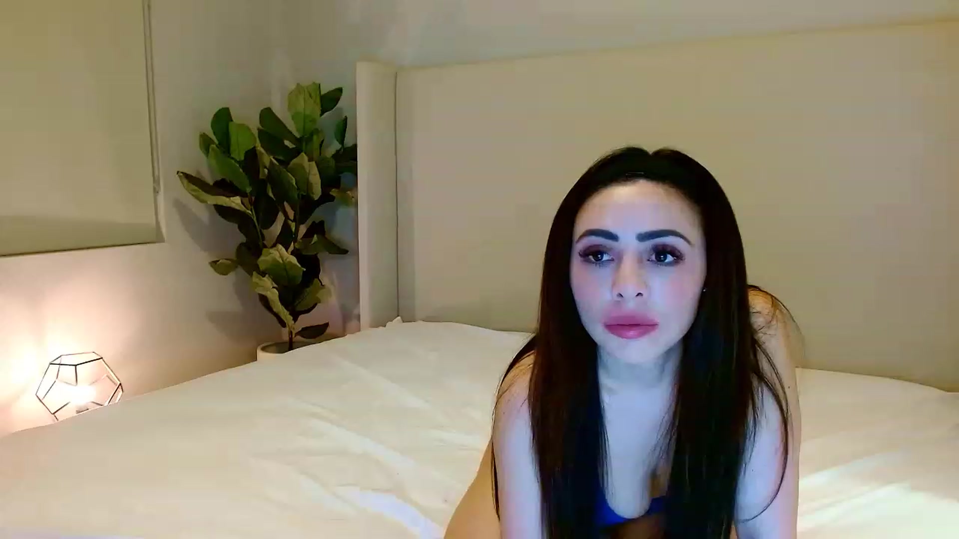 Gallery image thumbnail from Alinagreyy's myfreecams stream on, 02/16/2023, 09:20 image 15 of 20