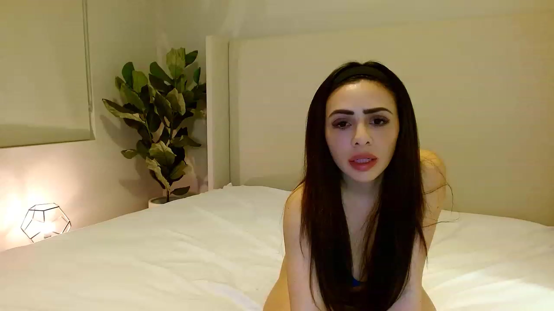 Gallery image thumbnail from Alinagreyy's myfreecams stream on, 02/16/2023, 09:20 image 17 of 20