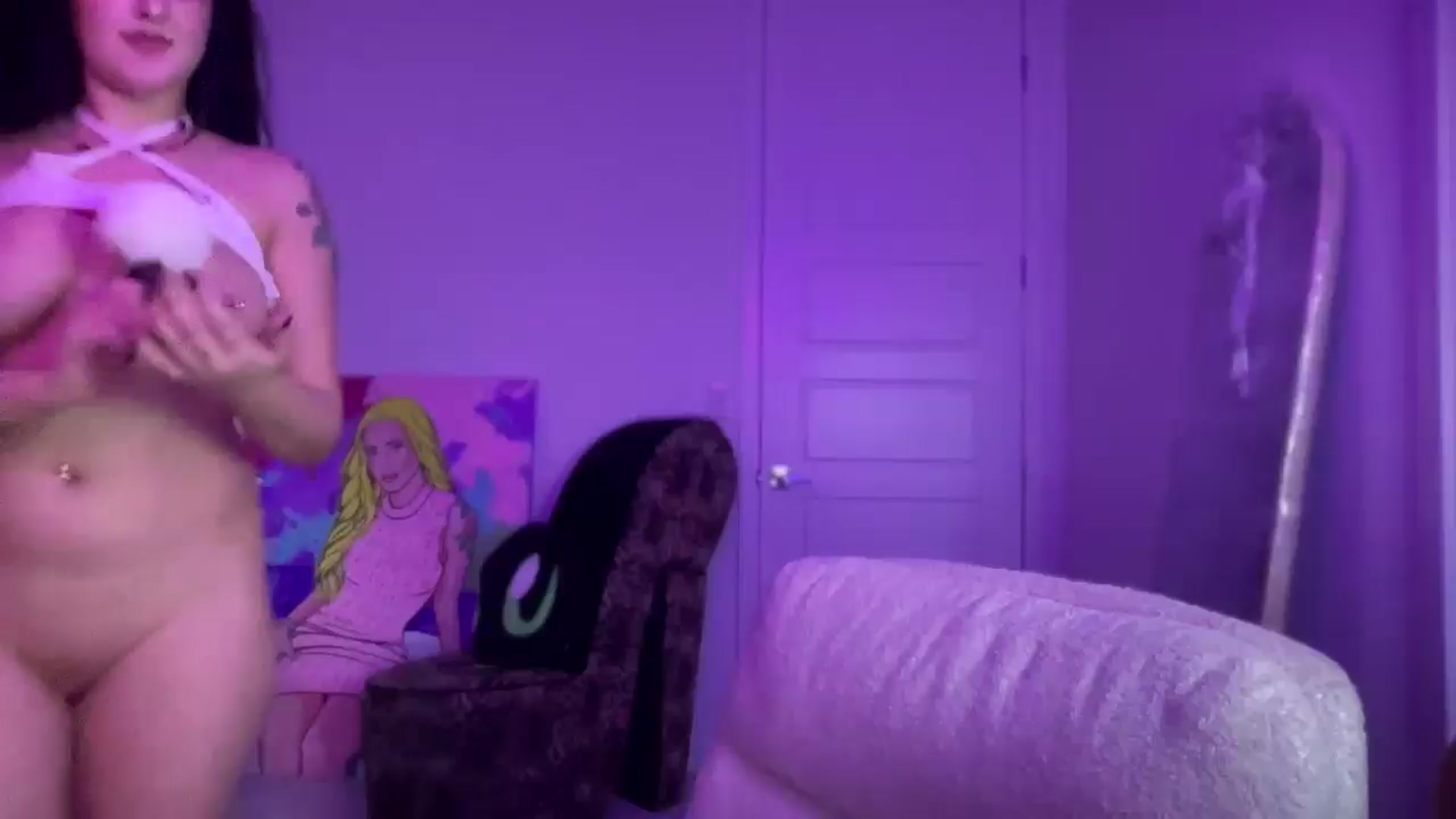 Gallery image thumbnail from Alinasnoww's myfreecams stream on, 02/04/2026, 05:28 image 15 of 20