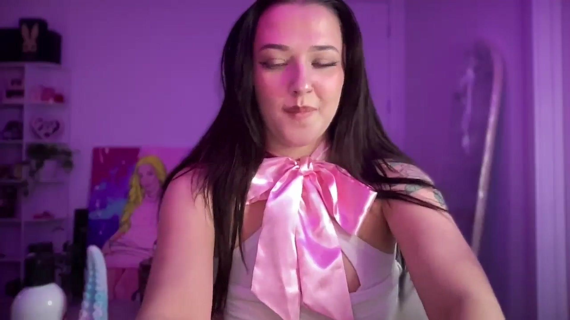 Gallery image thumbnail from Alinasnoww's myfreecams stream on, 02/04/2026, 05:28 image 13 of 20
