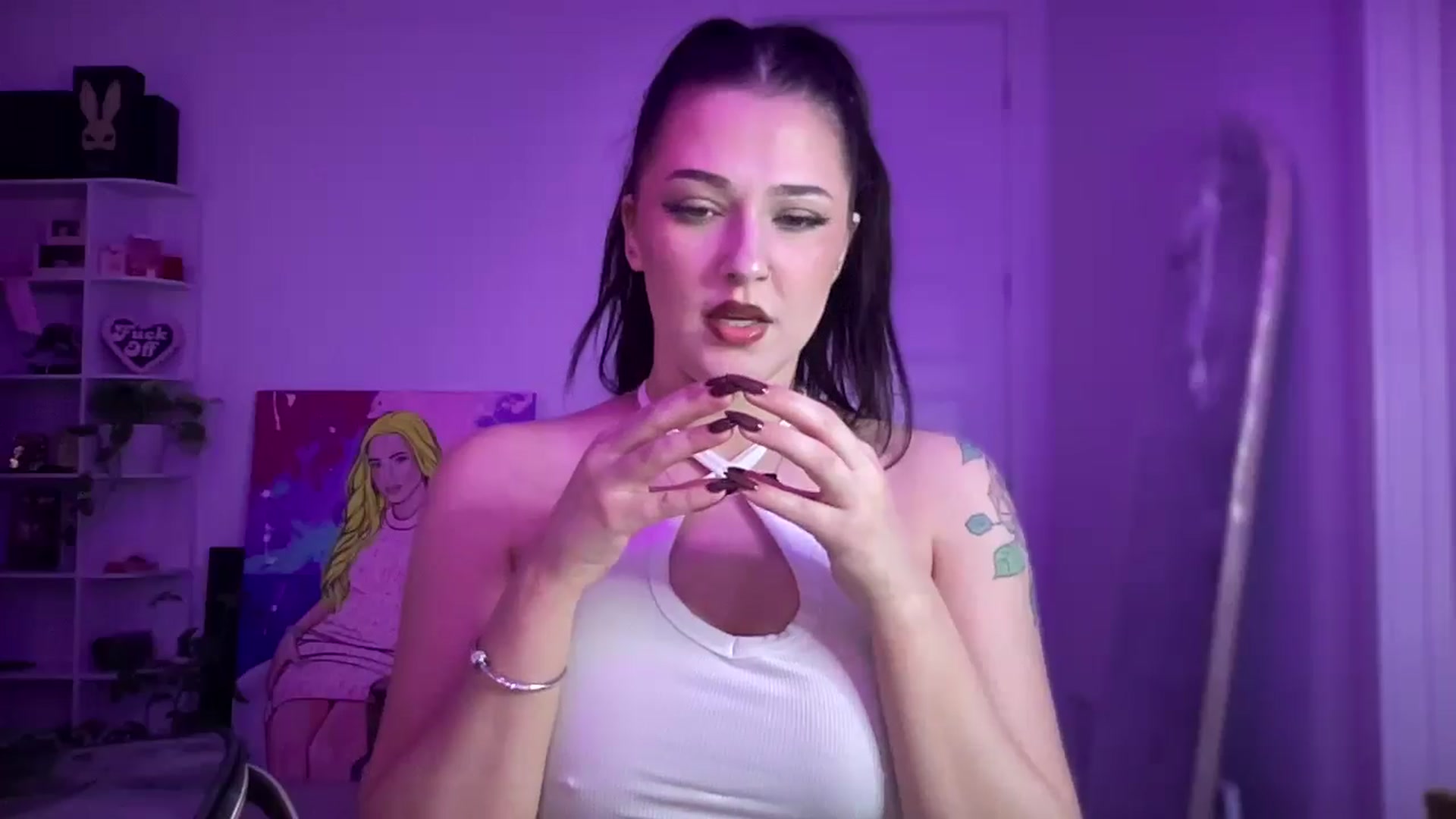 Gallery image thumbnail from Alinasnoww's myfreecams stream on, 02/04/2026, 05:28 image 4 of 20