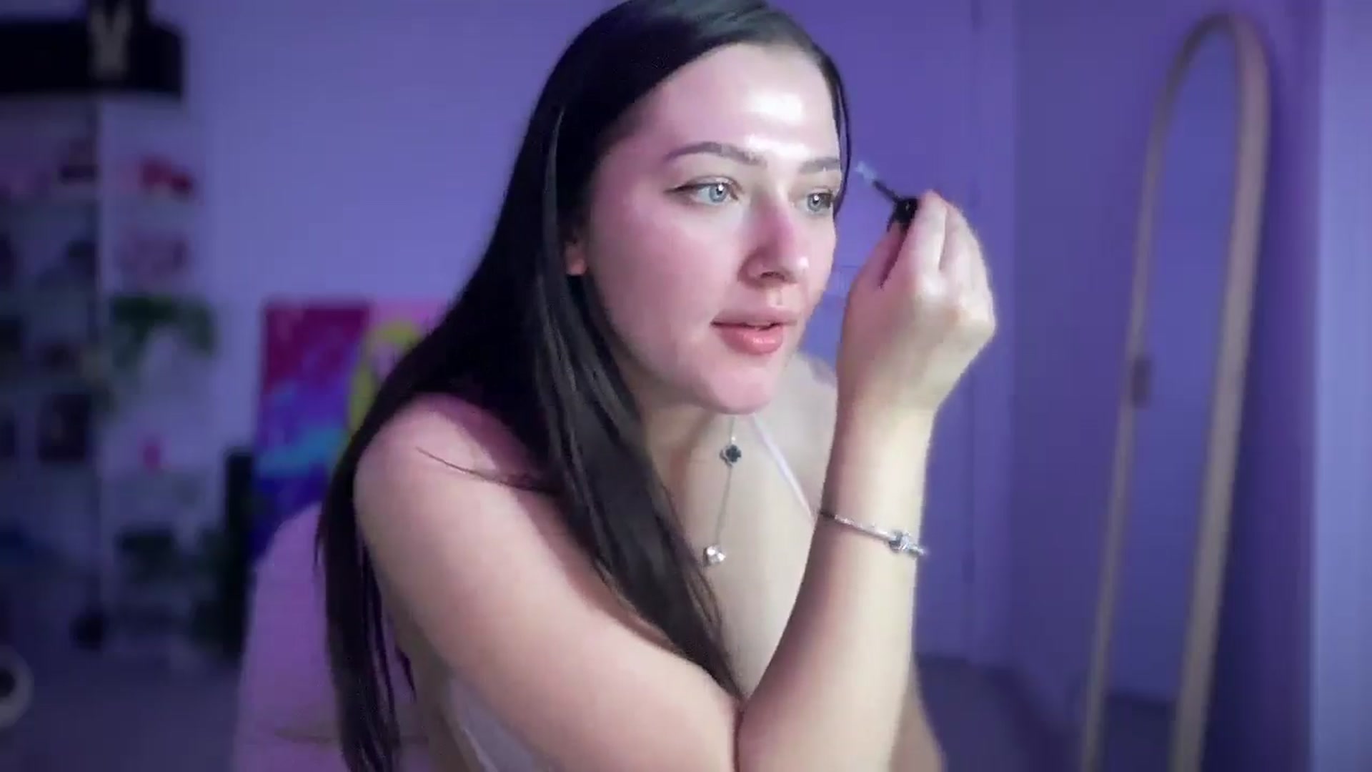 Gallery image thumbnail from Alinasnoww's myfreecams stream on, 02/05/2026, 24:34 image 14 of 20