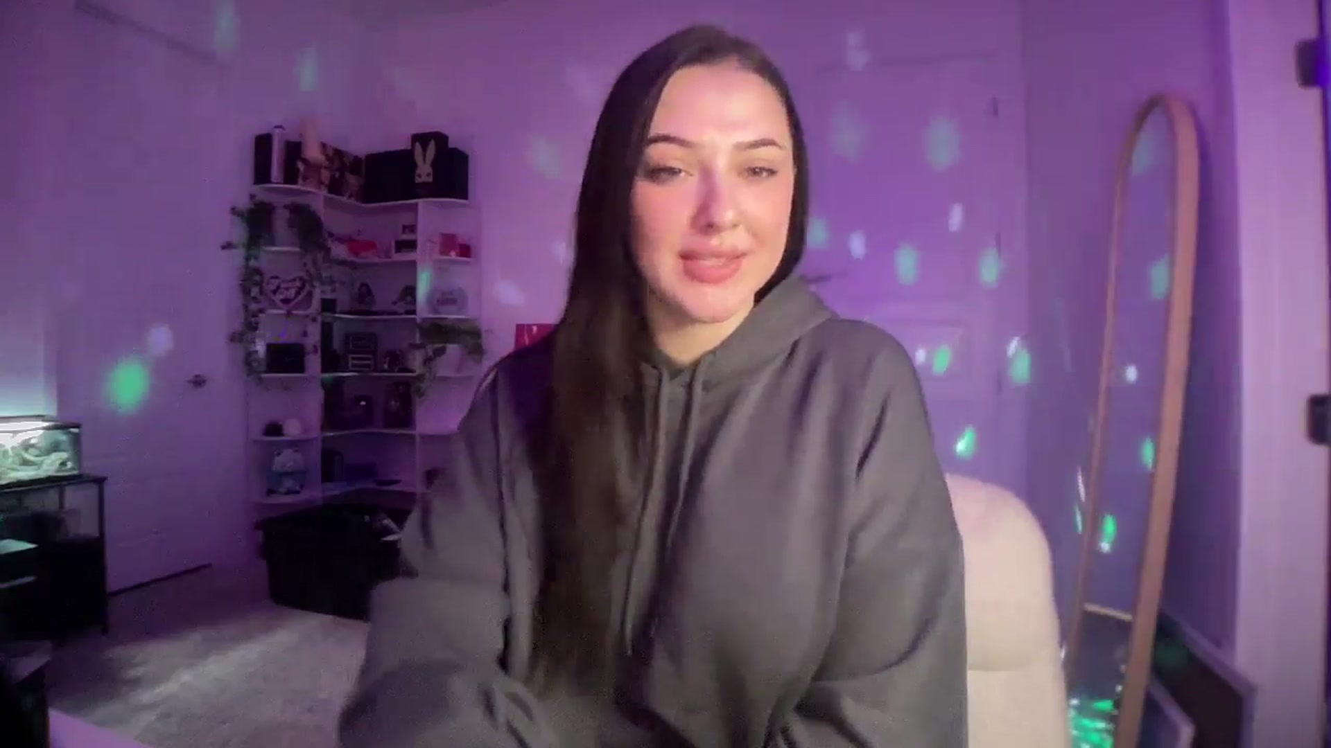 Gallery image thumbnail from Alinasnoww's myfreecams stream on, 02/13/2026, 02:46 image 2 of 20