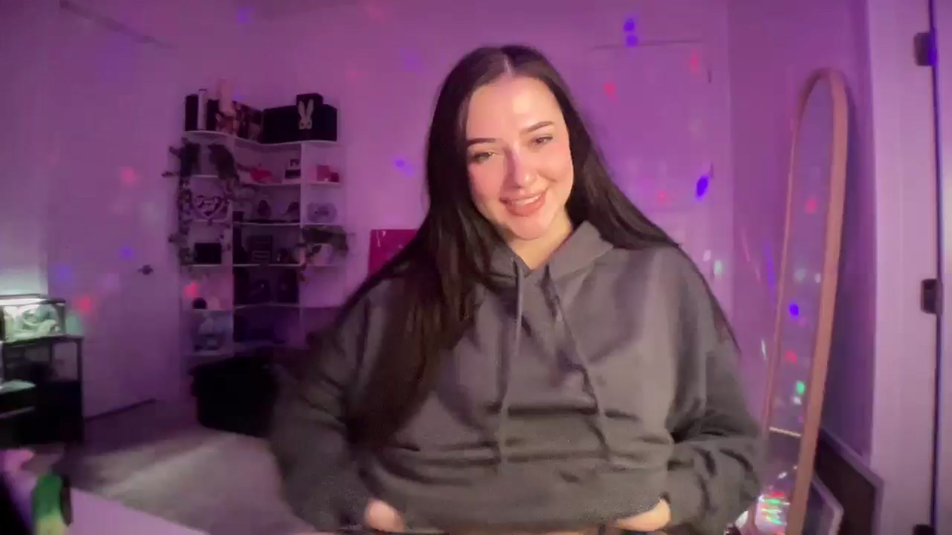 Gallery image thumbnail from Alinasnoww's myfreecams stream on, 02/13/2026, 02:46 image 7 of 20