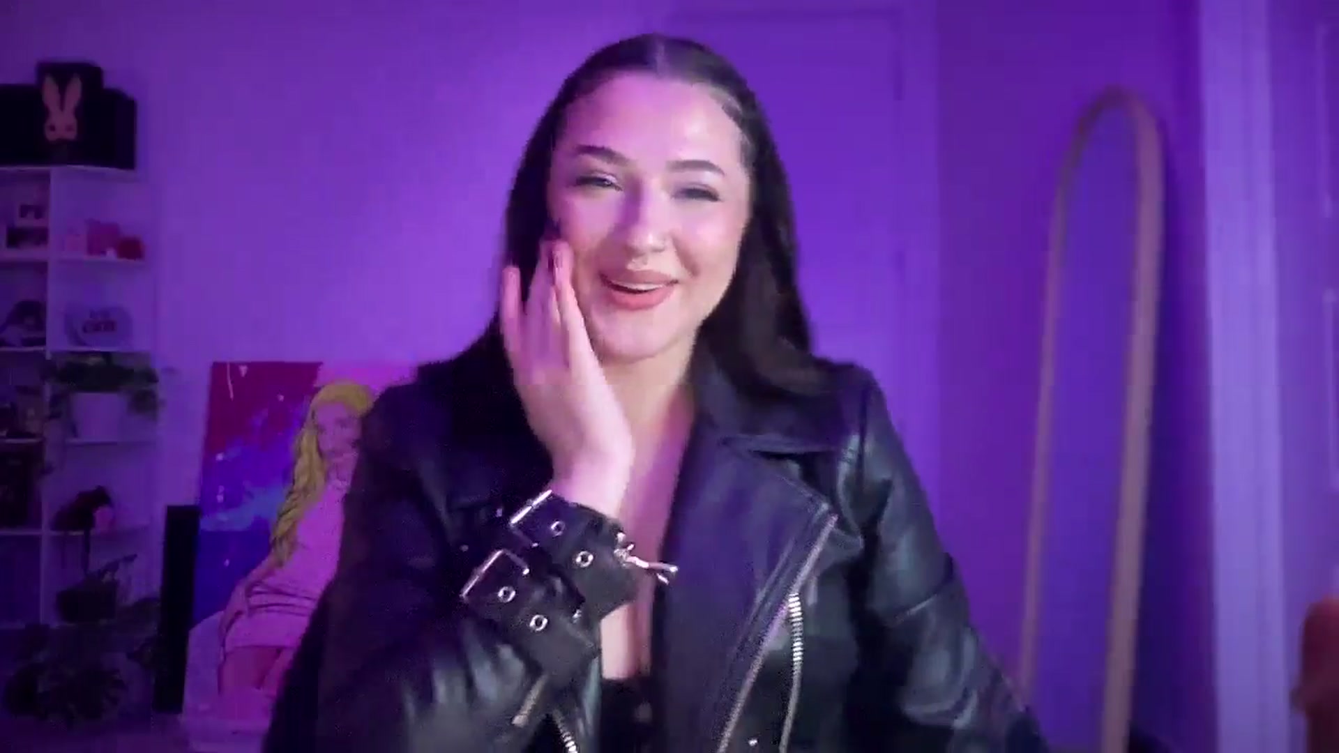 Gallery image thumbnail from Alinasnoww's myfreecams stream on, 02/16/2026, 06:44 image 2 of 20