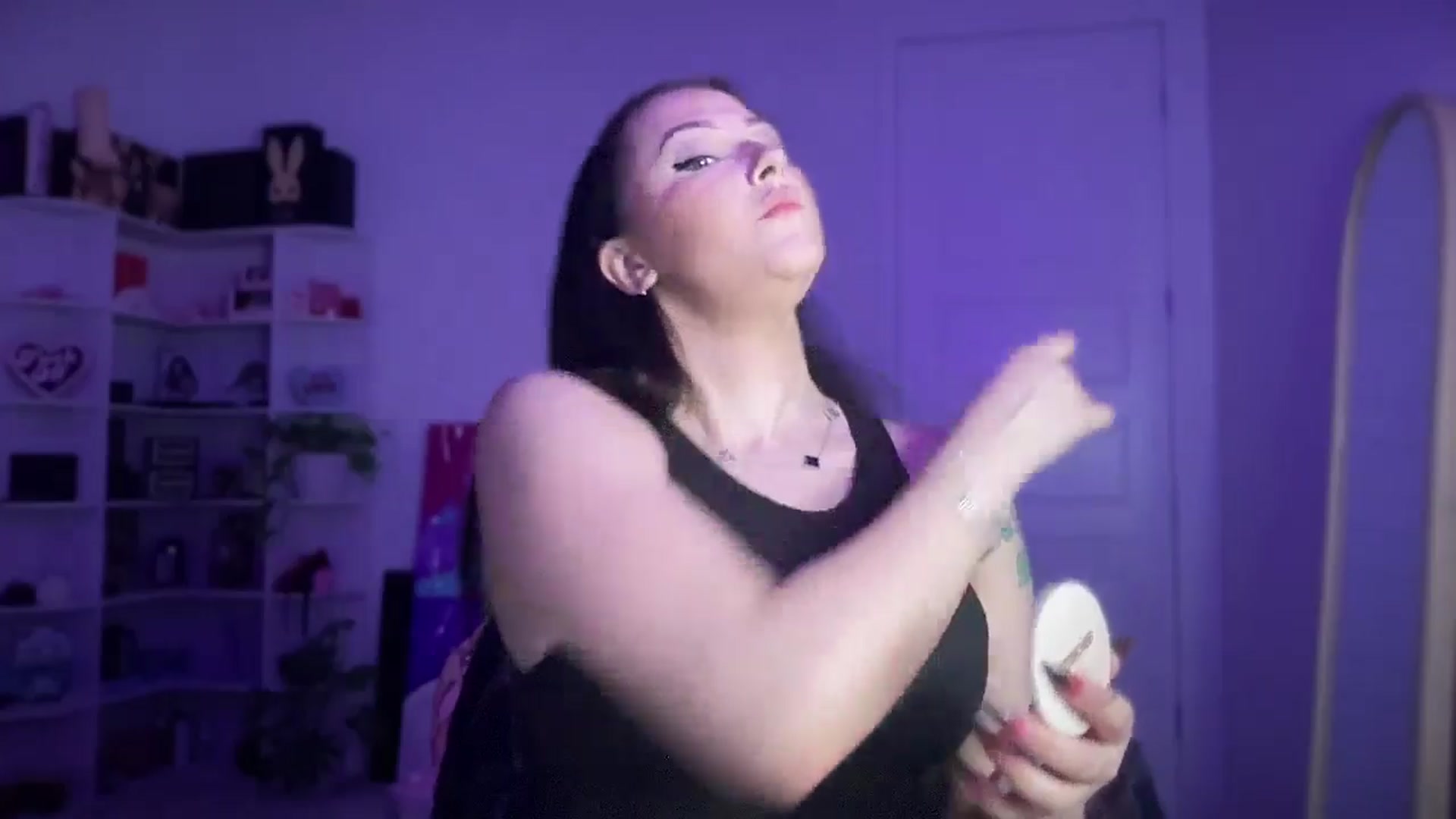 Gallery image thumbnail from Alinasnoww's myfreecams stream on, 02/18/2026, 06:45 image 12 of 20