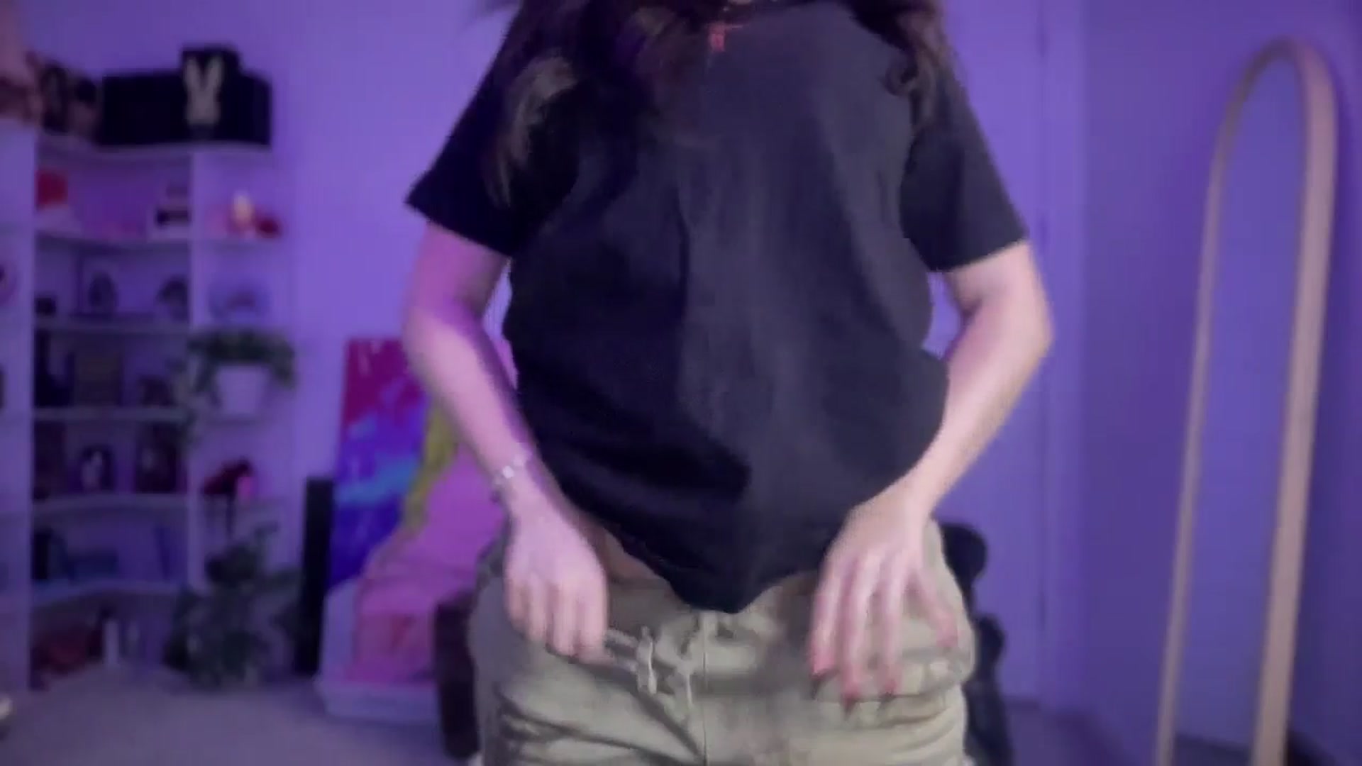 Gallery image thumbnail from Alinasnoww's myfreecams stream on, 02/19/2026, 01:34 image 2 of 20