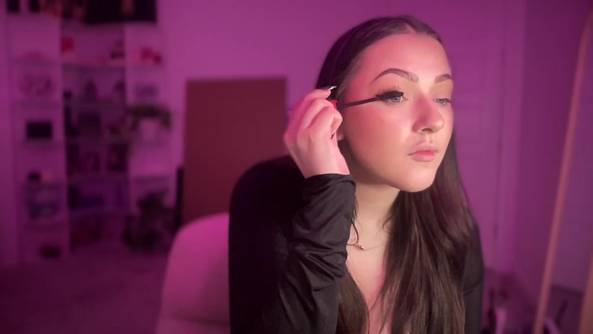 Gallery image thumbnail from Alinasnoww's myfreecams stream on, 03/02/2026, 07:21 image 5 of 20