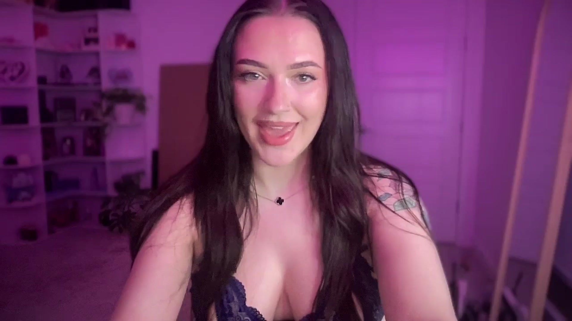 Gallery image thumbnail from Alinasnoww's myfreecams stream on, 03/02/2026, 07:21 image 15 of 20