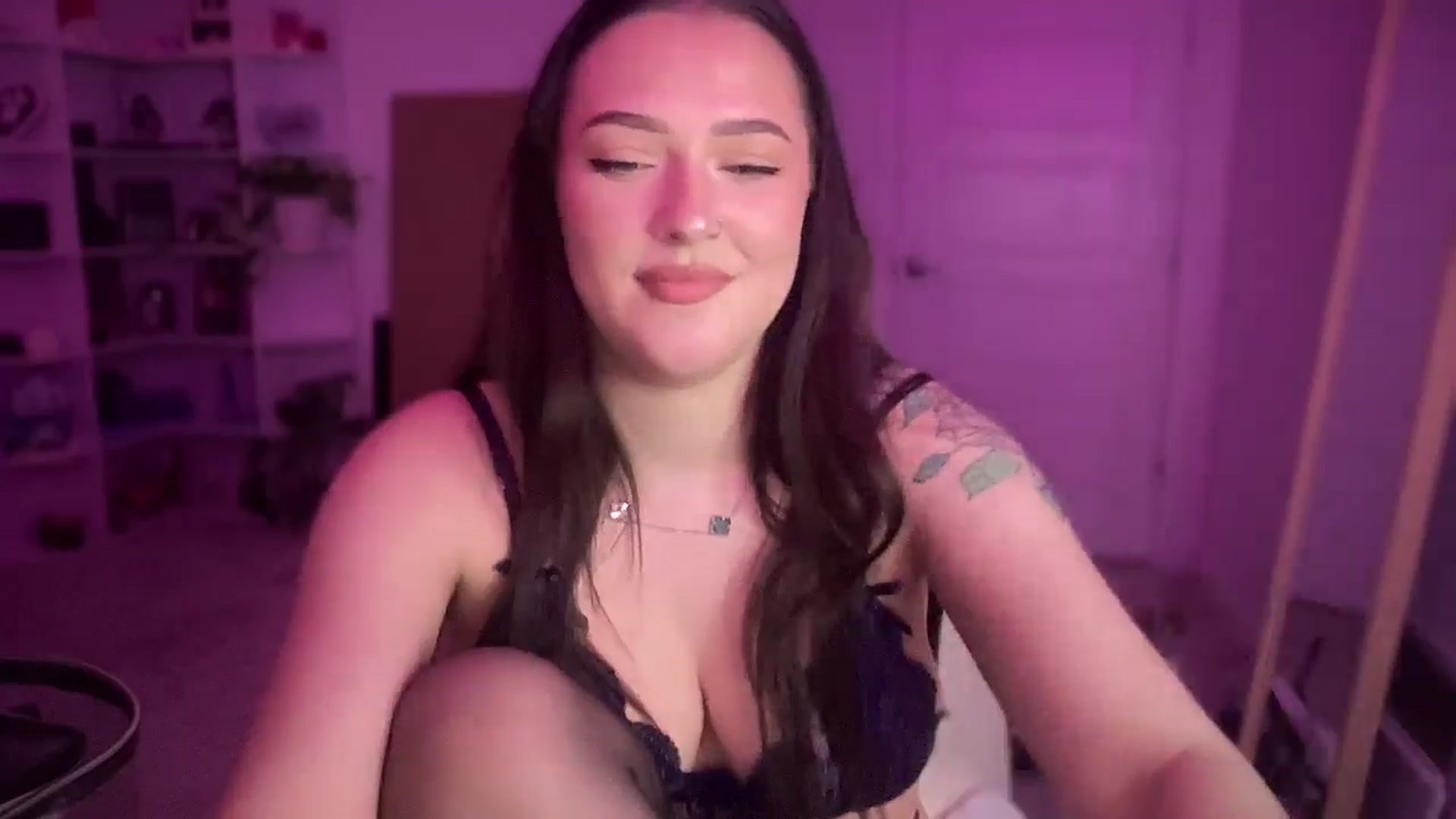 Gallery image thumbnail from Alinasnoww's myfreecams stream on, 03/02/2026, 08:19 image 8 of 20