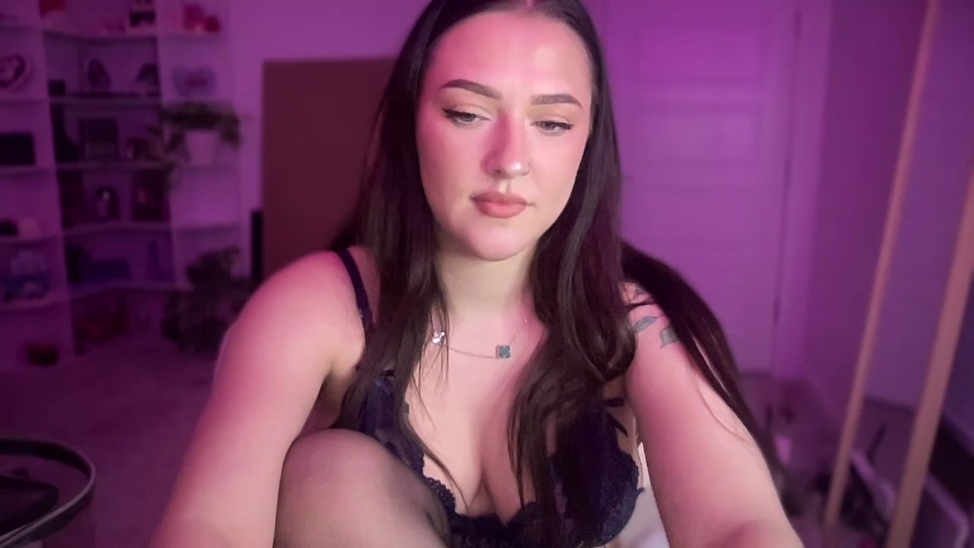Gallery image thumbnail from Alinasnoww's myfreecams stream on, 03/02/2026, 08:19 image 9 of 20