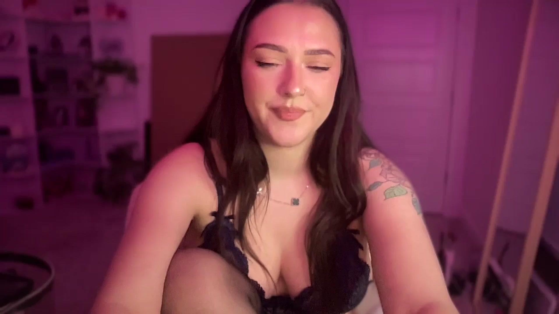 Gallery image thumbnail from Alinasnoww's myfreecams stream on, 03/02/2026, 08:19 image 6 of 20