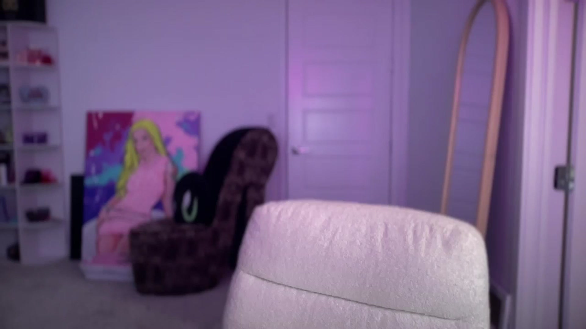 Gallery image thumbnail from Alinasnoww's myfreecams stream on, 03/05/2026, 24:06 image 11 of 20