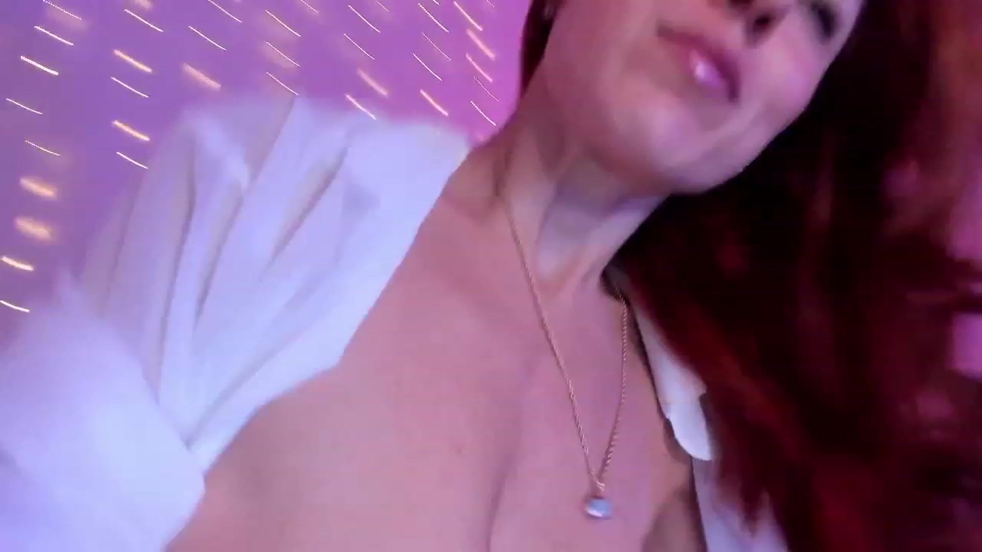 Gallery image thumbnail from AlisOnFire's myfreecams stream on, 11/16/2022, 07:46 image 12 of 20