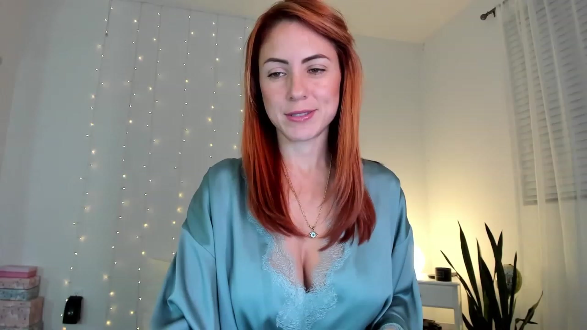 Gallery image thumbnail from AlisOnFire's myfreecams stream on, 11/18/2022, 03:14 image 3 of 20