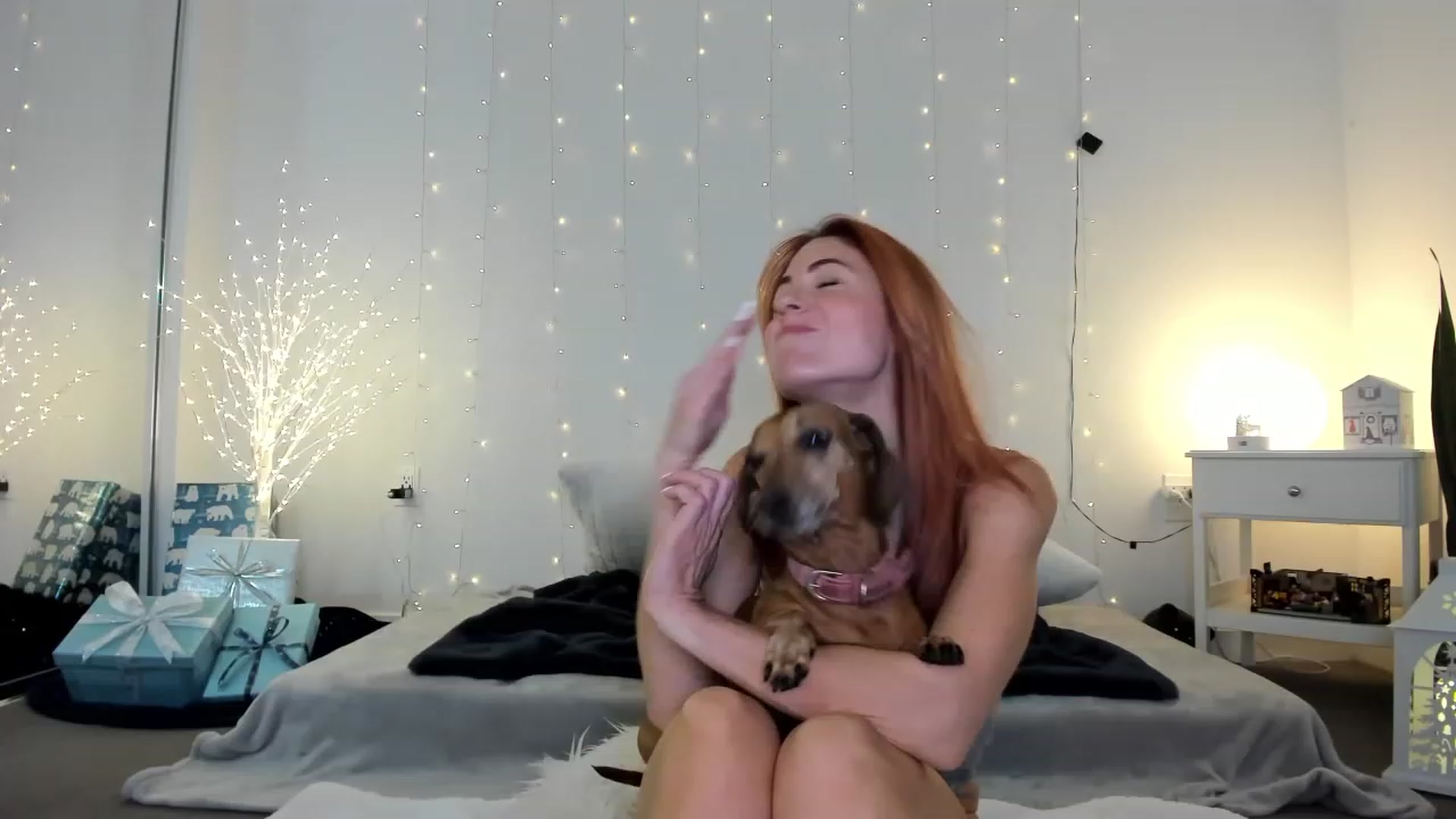 Gallery image thumbnail from AlisOnFire's myfreecams stream on, 12/02/2022, 05:01 image 17 of 20