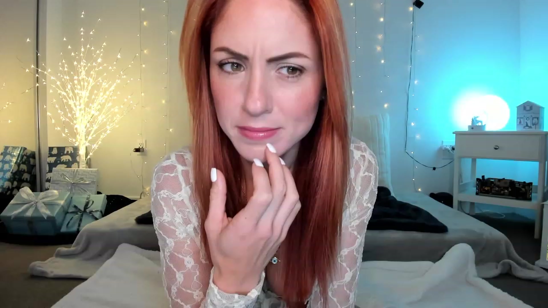 Gallery image thumbnail from AlisOnFire's myfreecams stream on, 12/03/2022, 04:58 image 9 of 20