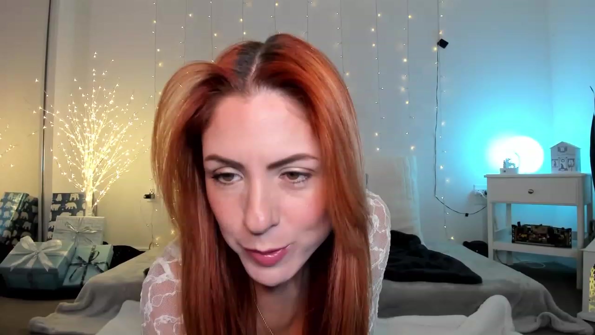 Gallery image thumbnail from AlisOnFire's myfreecams stream on, 12/03/2022, 04:58 image 8 of 20