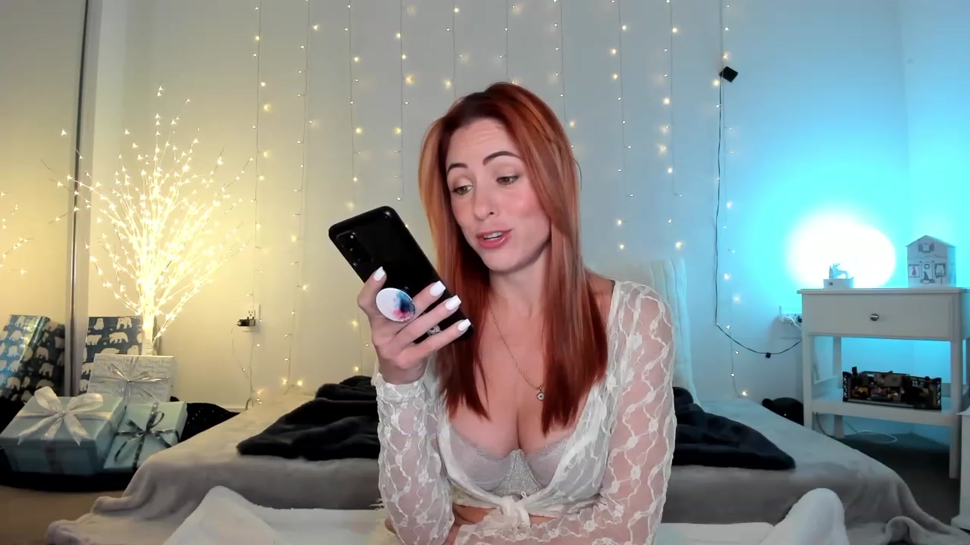 Gallery image thumbnail from AlisOnFire's myfreecams stream on, 12/03/2022, 04:58 image 14 of 20
